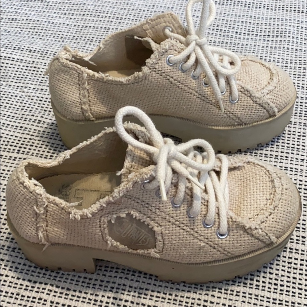 El Dante’s vintage block heel shoes